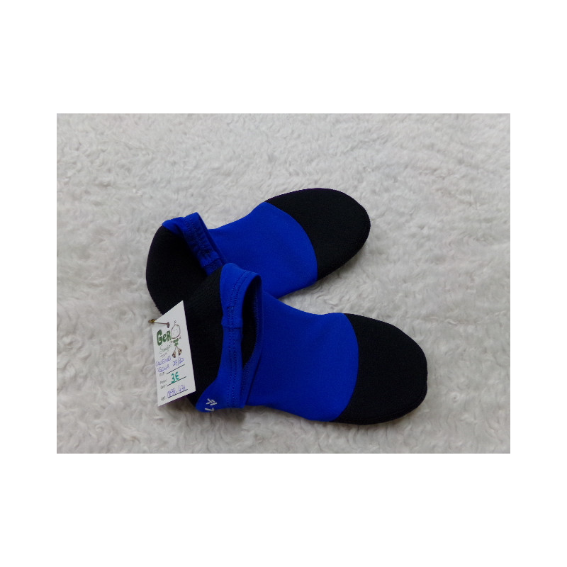 Calcetines de piscina talla 29-30. Segunda mano