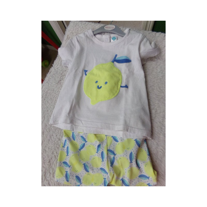 Camiseta y bañador talla 2 años. Segunda mano