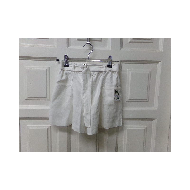 Pantalón corto lino blanco. Zara talla 10 años. Segunda mano