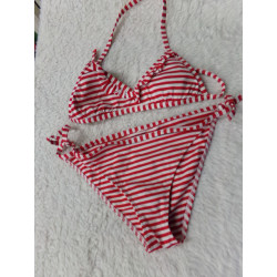 Bikini rayas talla 8 años. Segunda mano