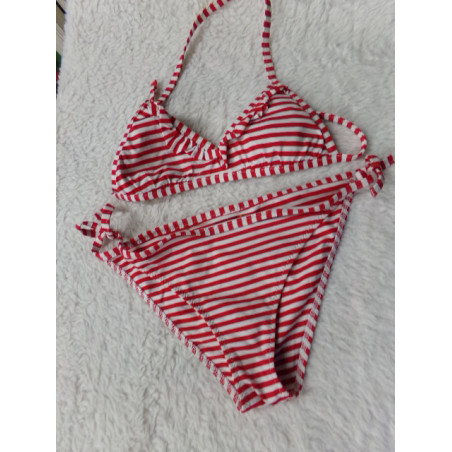 Bikini rayas talla 8 años. Segunda mano