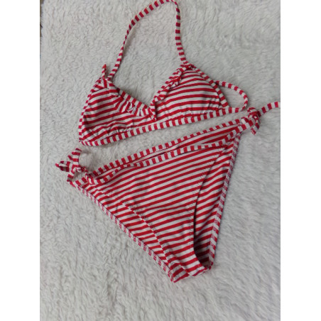Bikini rayas talla 8 años. Segunda mano