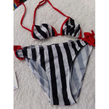 Bikini rayas talla 9 años. Segunda mano