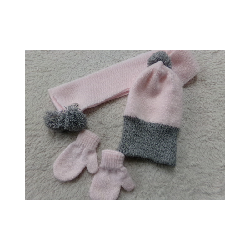Conjunto gorro y bufanda con manoplas talla 2 años. Segunda mano