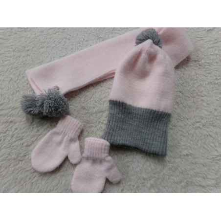 Conjunto gorro y bufanda con manoplas talla 2 años. Segunda mano