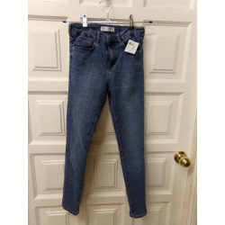 Vaquero Zara talla 11-12 años. Segunda mano