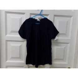 Camiseta Zara talla 9 años azul marino. Segunda mano