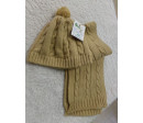 Gorro y bufanda beig talla 3 meses. Segunda mano