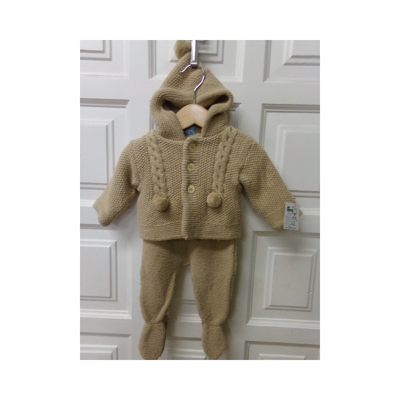 Conjunto invierno Sardon talla 3 meses color camel. Segunda mano
