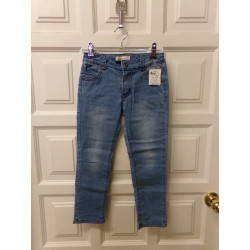 Pantalón vaquero Loi talla 6 años. Segunda mano