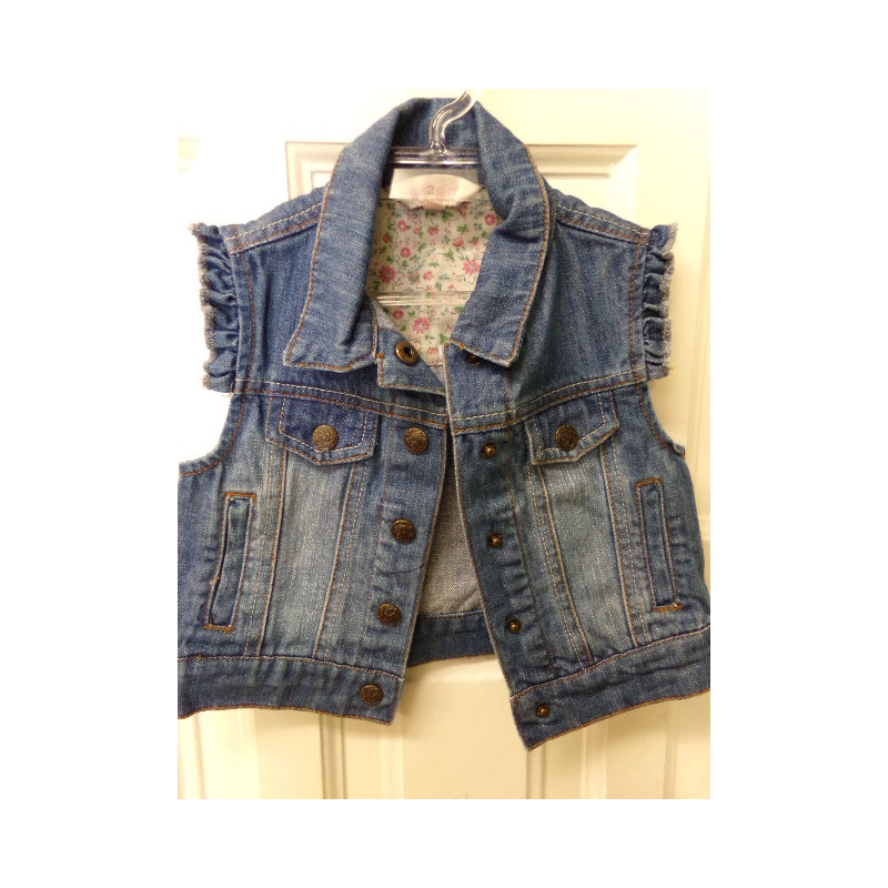 Chaleco vaquero talla 2-3 años. Segunda mano