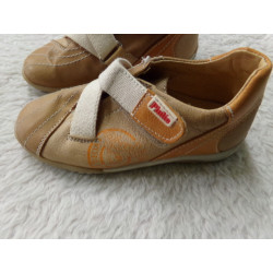 Tenis de piel N 27. Segunda mano