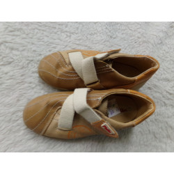 Tenis de piel N 27. Segunda mano