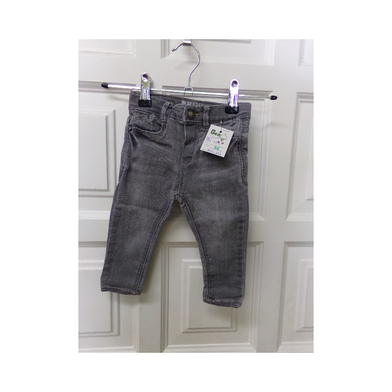 Vaquero Zara niño talla 6-9 meses. Segunda mano