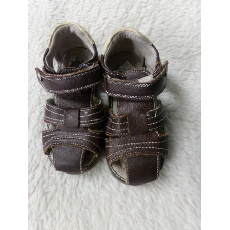 Sandalias Xti marrón N 27. Segunda mano