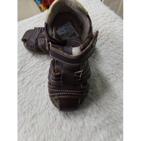 Sandalias Xti marrón N 27. Segunda mano