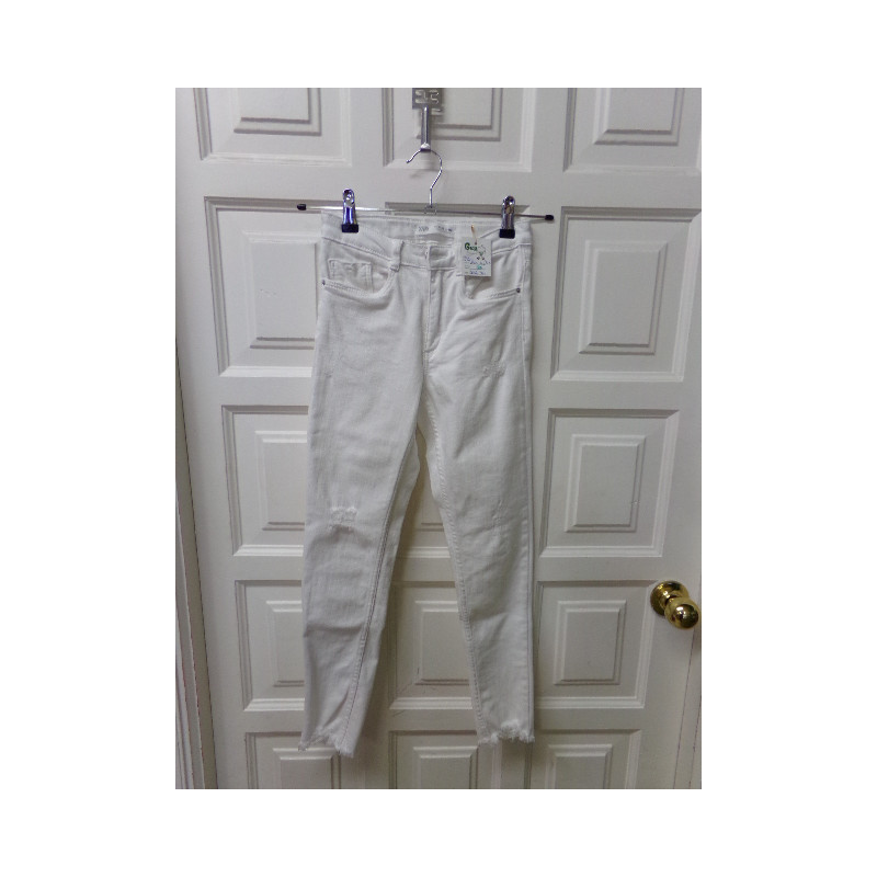 Vaquero blanco Zara talla 11-12 años. Segunda mano