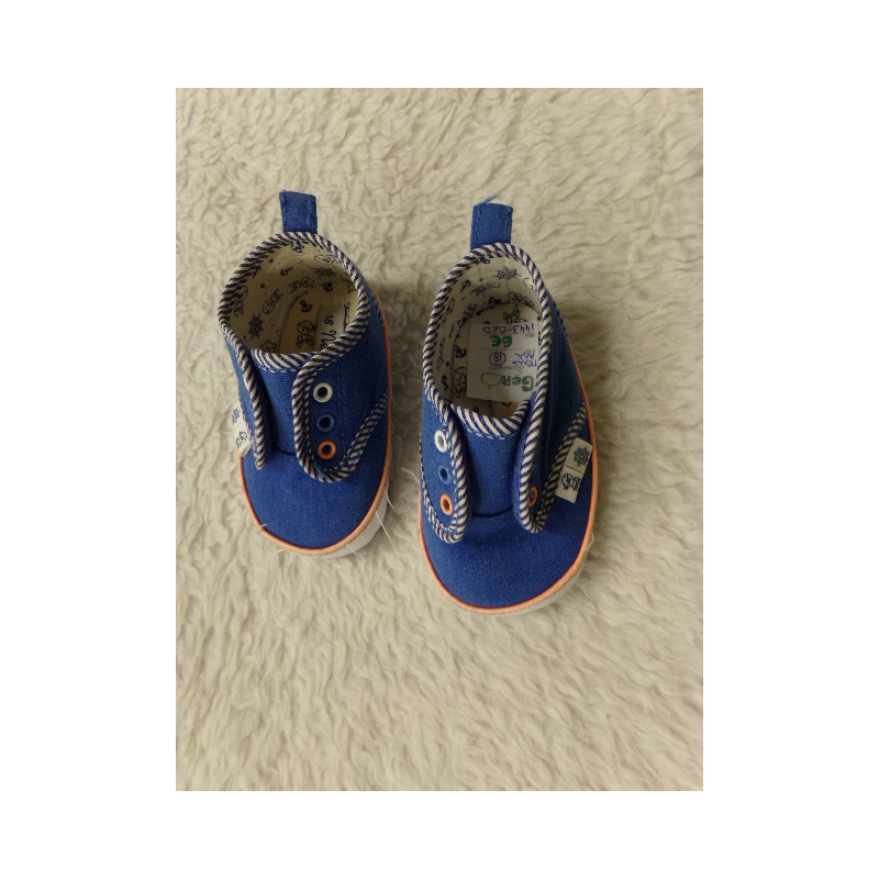 Tenis azul n 18. Segunda mano