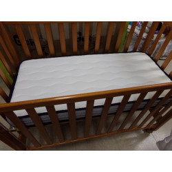 Cuna de madera sin colchón Micuna.