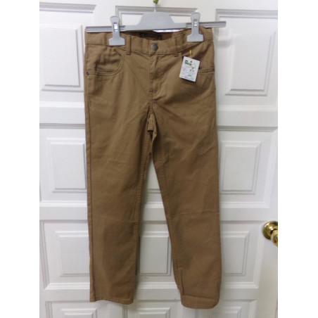 Pantalón beig talla 9-10 años. Segunda mano