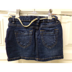 Falda vaquera talla 6-7 años . Segunda mano