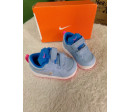 Tenis Nike Azul N 19.5. Segunda mano