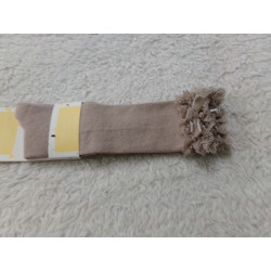 Calcetin alto con puntilla Talla 4. A estrenar