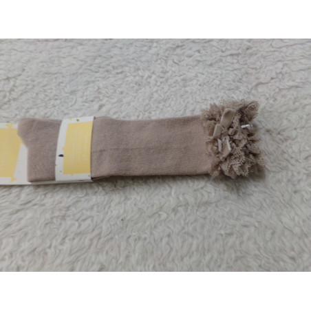 Calcetin alto con puntilla Talla 4. A estrenar