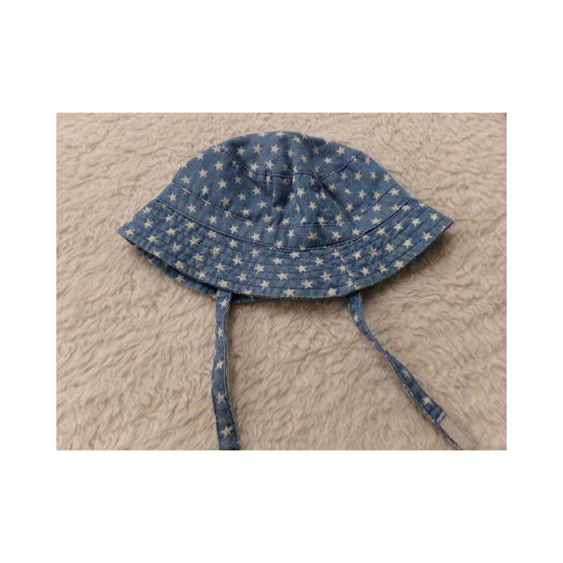 Gorrito vaquero estrellas talla 2 años. Segunda mano