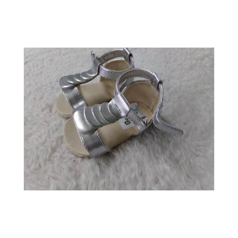 Sandalia plateada. N 15