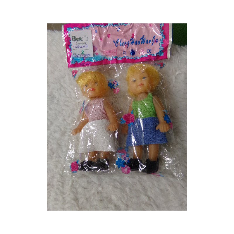 2 muñecas. A estrenar