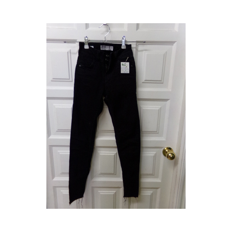 Vaquero negro talla 10-12 años. Segunda mano
