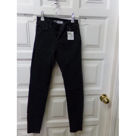 Vaquero negro talla 10-12 años. Berska. Segunda mano