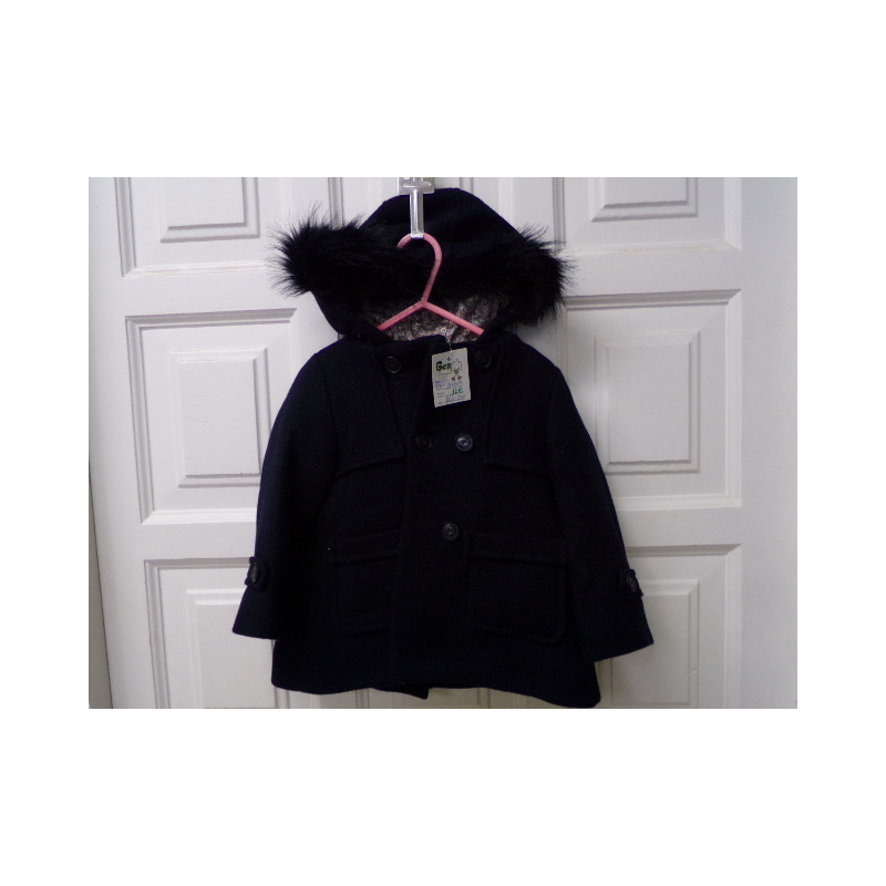 Abrigo Zara talla 18-24 meses. Segunda mano