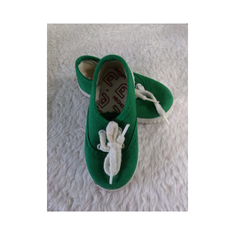 Tenis loneta verde N 22. Segunda mano