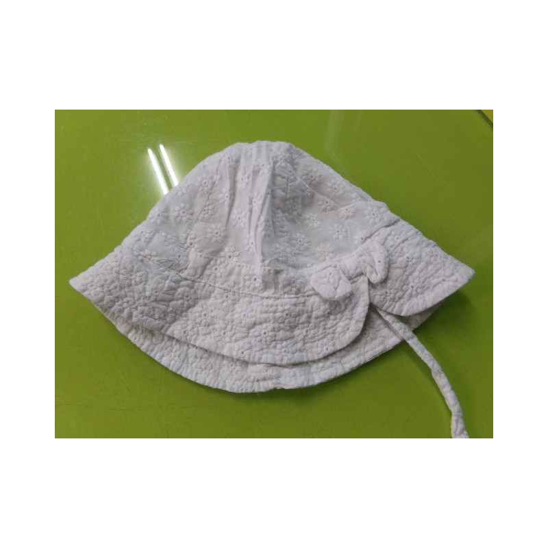 Gorrito Zara talla 2 años. Segunda mano