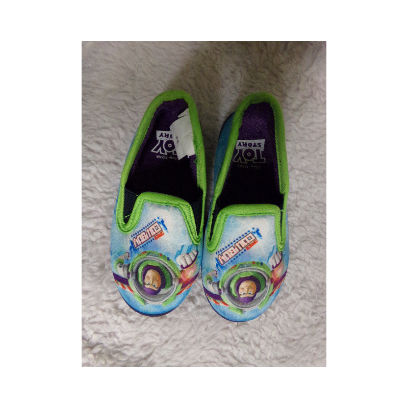 Zapatilla Toy Story con luz. N 25. Segunda mano