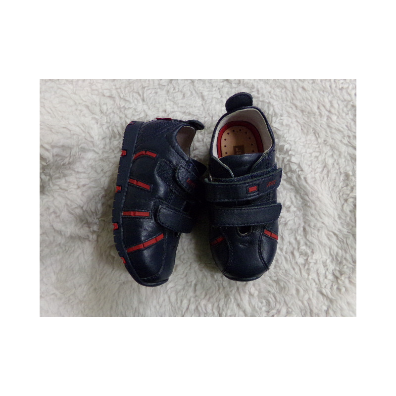 Tenis Levis N 23. Segunda mano