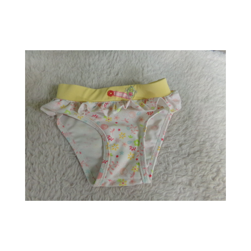 Braguita bikini talla 6-9 meses. Segunda mano