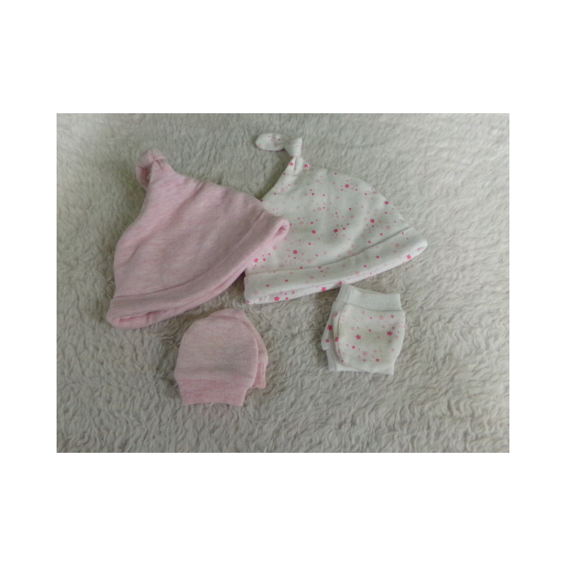 Conjunto de 2 gorritos y manoplas. Primera puesta. Sin uso