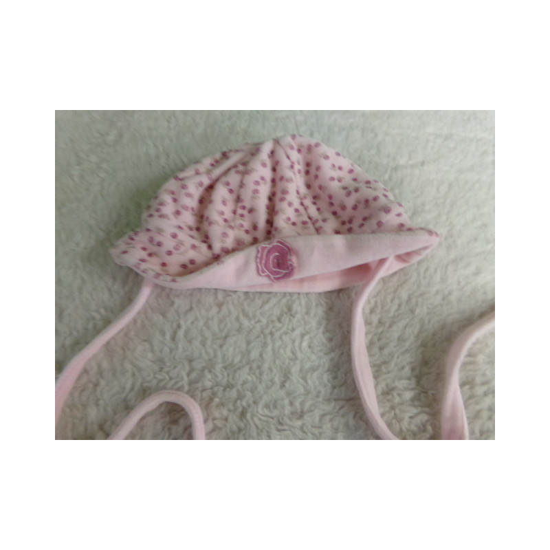 Gorrito rosa. Segunda mano