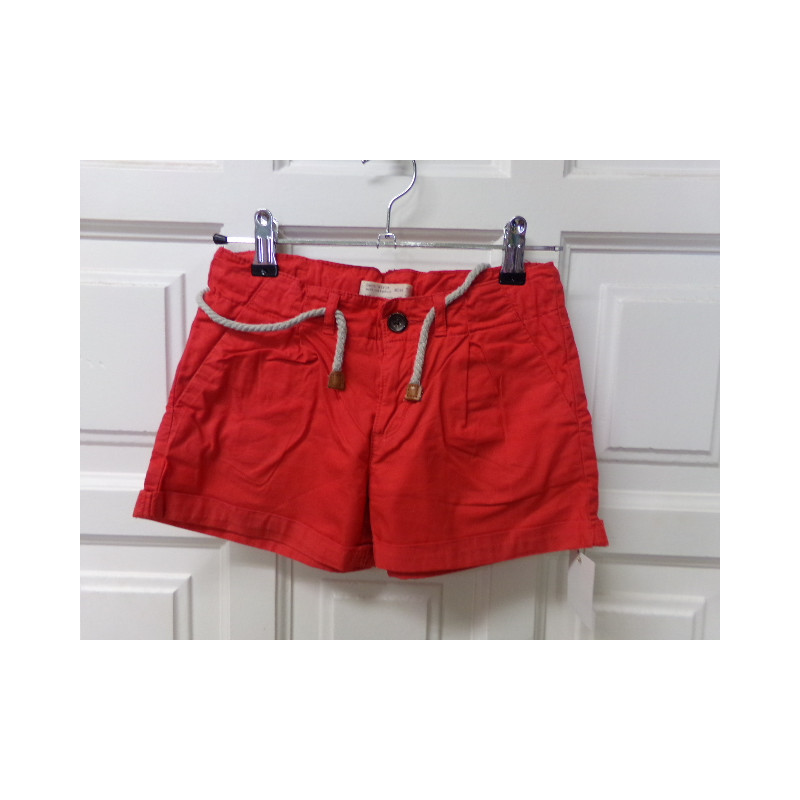 Pantalon corto Zara talla 7-8 años. Segunda mano