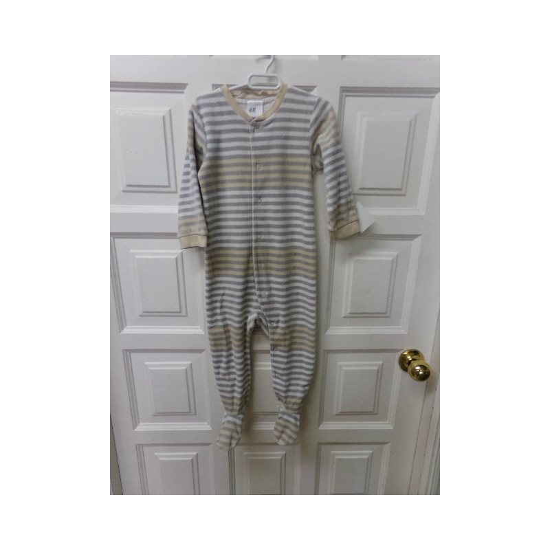 Pijama talla 12-18 meses. Sin uso