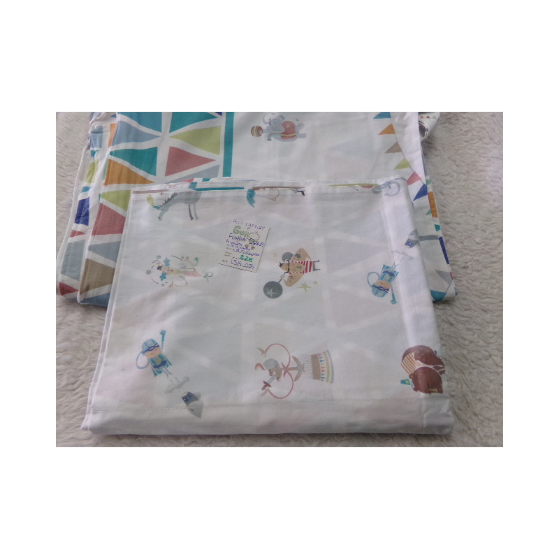 Funda nórdica cuna con funda de almohada con chichonera. Petit Lazzari. Segunda mano