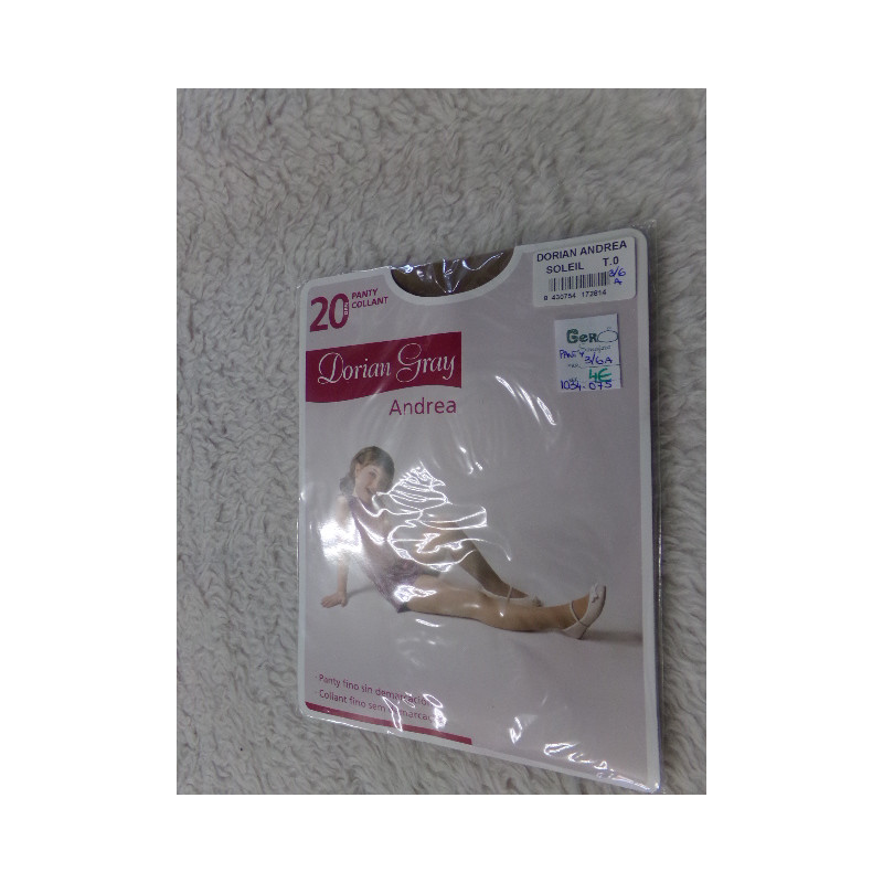 Panty talla 3-6 años, color carne. Sin uso