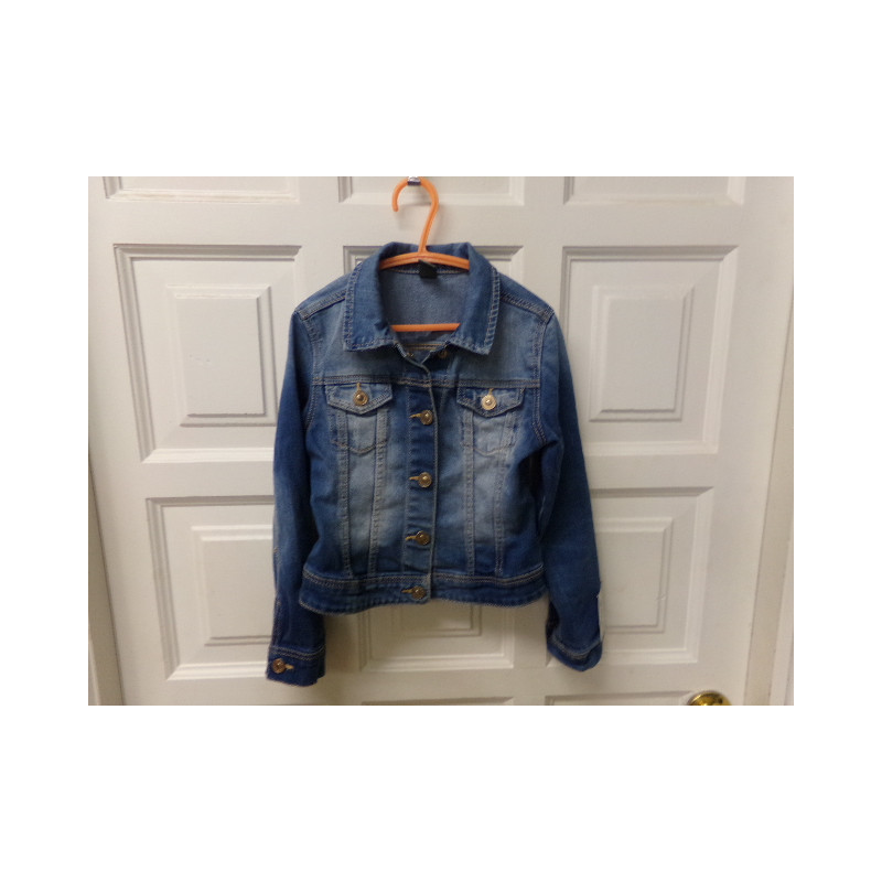 Cazadora vaquera talla 5-6 años. Zara. Segunda mano