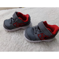 Tenis nike N 18. A estrenar