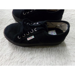 Tenis Victoria N 31 negros. Segunda mano