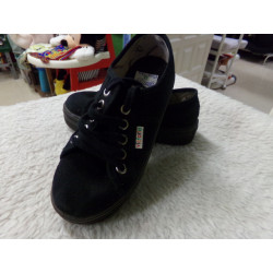 Tenis Victoria N 31 negros. Segunda mano