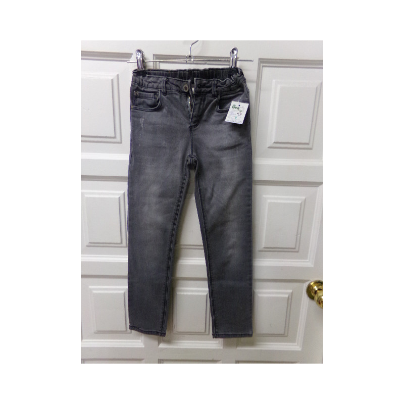 Vaquero Zara talla 7 años. Segunda mano